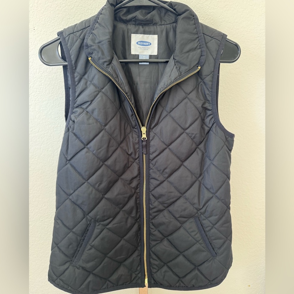 Old Navy Women's Charcoal Quilted Vest